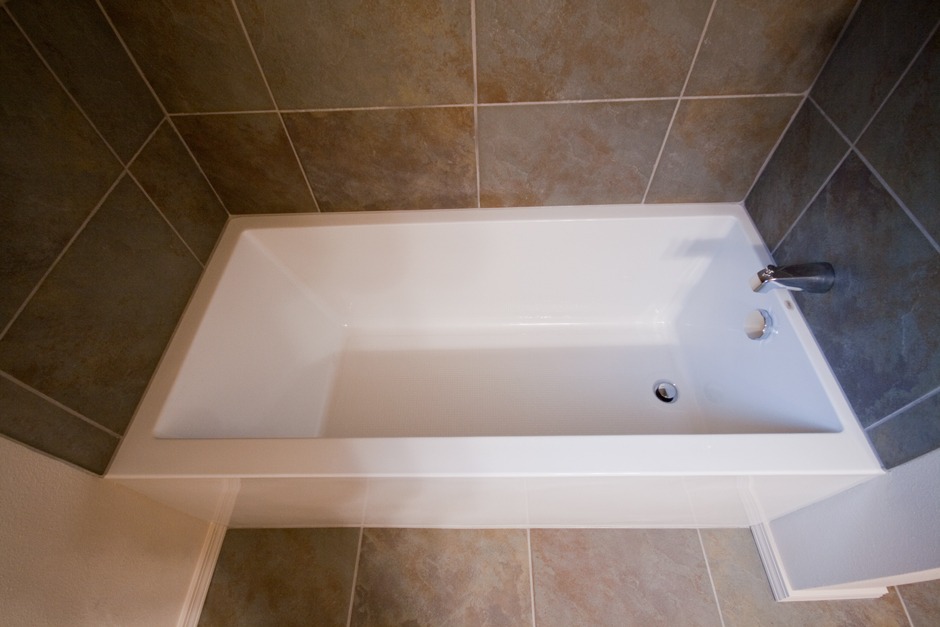modern flat-front acrylic soaking tub