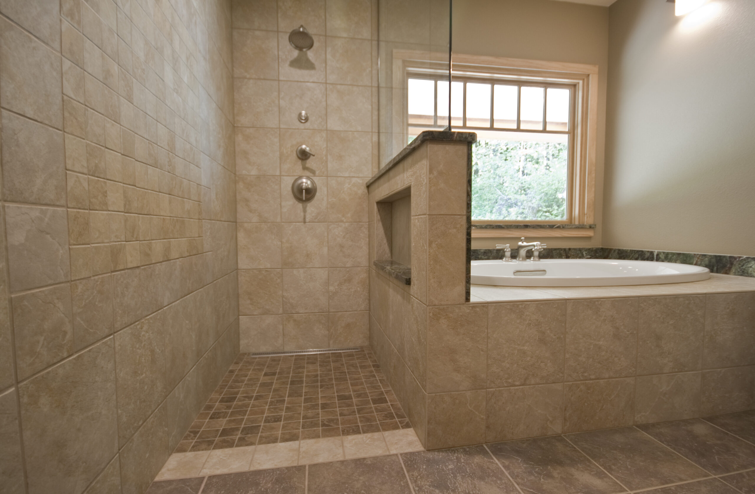 Curbless shower and linear drain