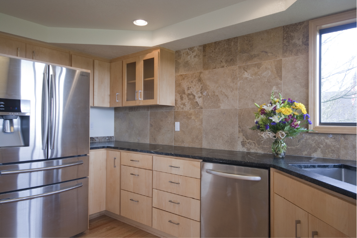 Counter to ceiling kitchen tile backsplash