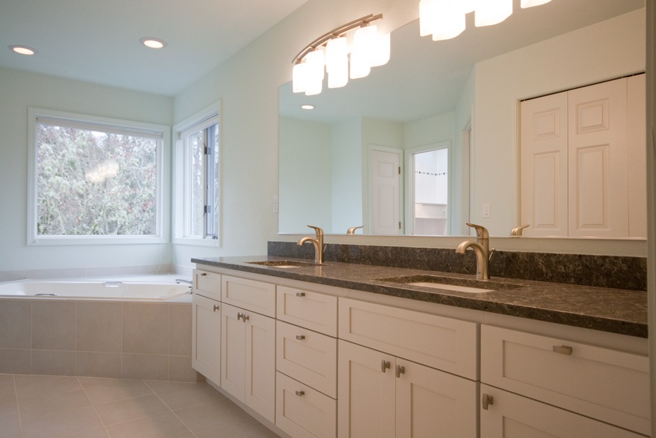 extra large double vanity plus corner soaker tub with windows