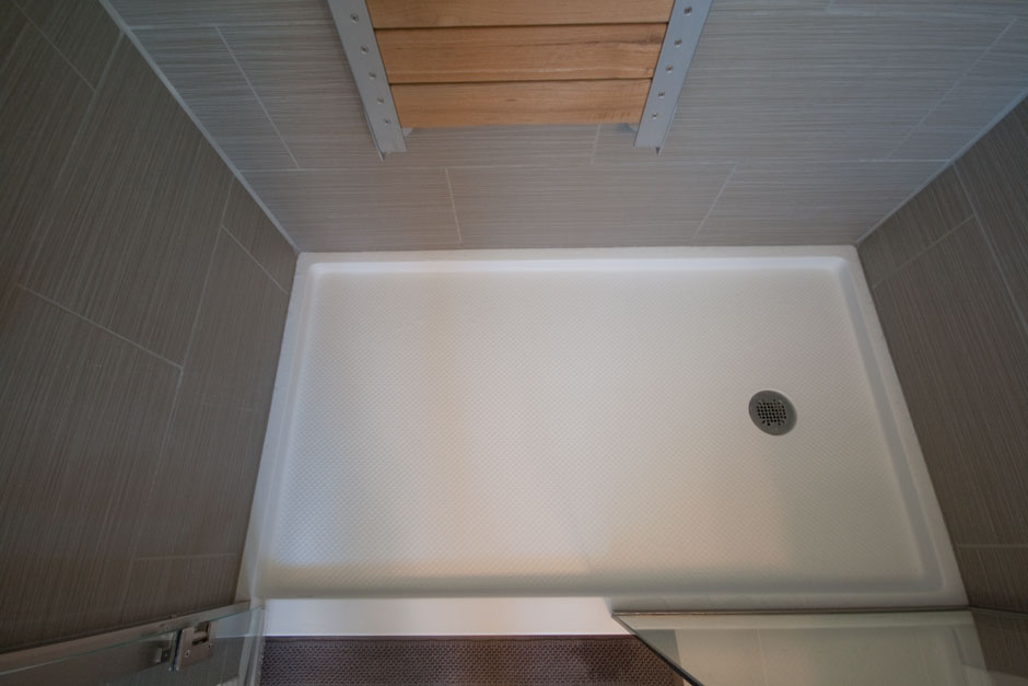 white acrylic shower pan with offset drain