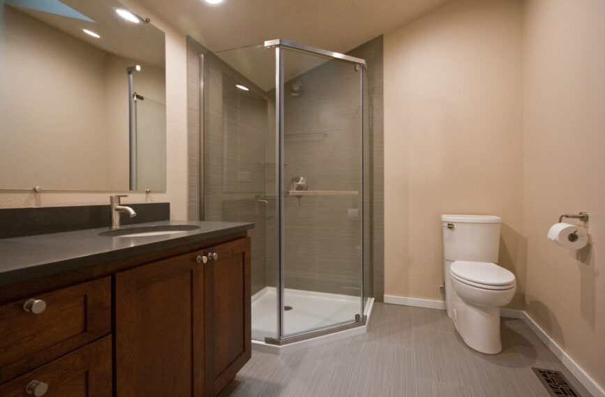Bismarck ND bathroom remodeler, vaulted ceiling bathroom remodel with full-height tile shower surround